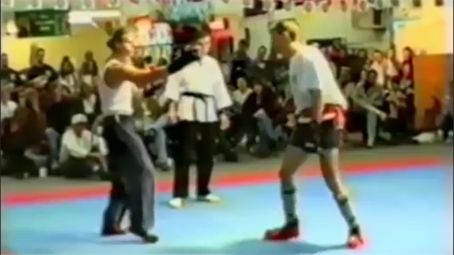 现实版咏春vs踢拳，别信叶问那一套了，电影里都是骗人的！