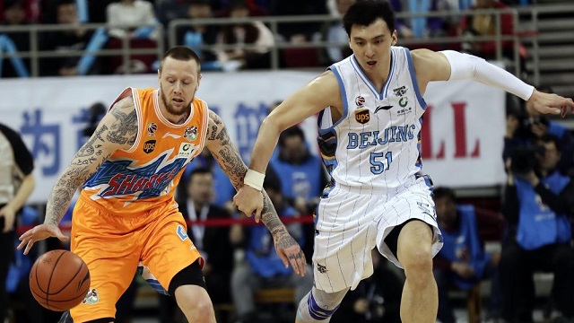明纳拉斯31分卢伟开挂 上海1-0北京拿赛点