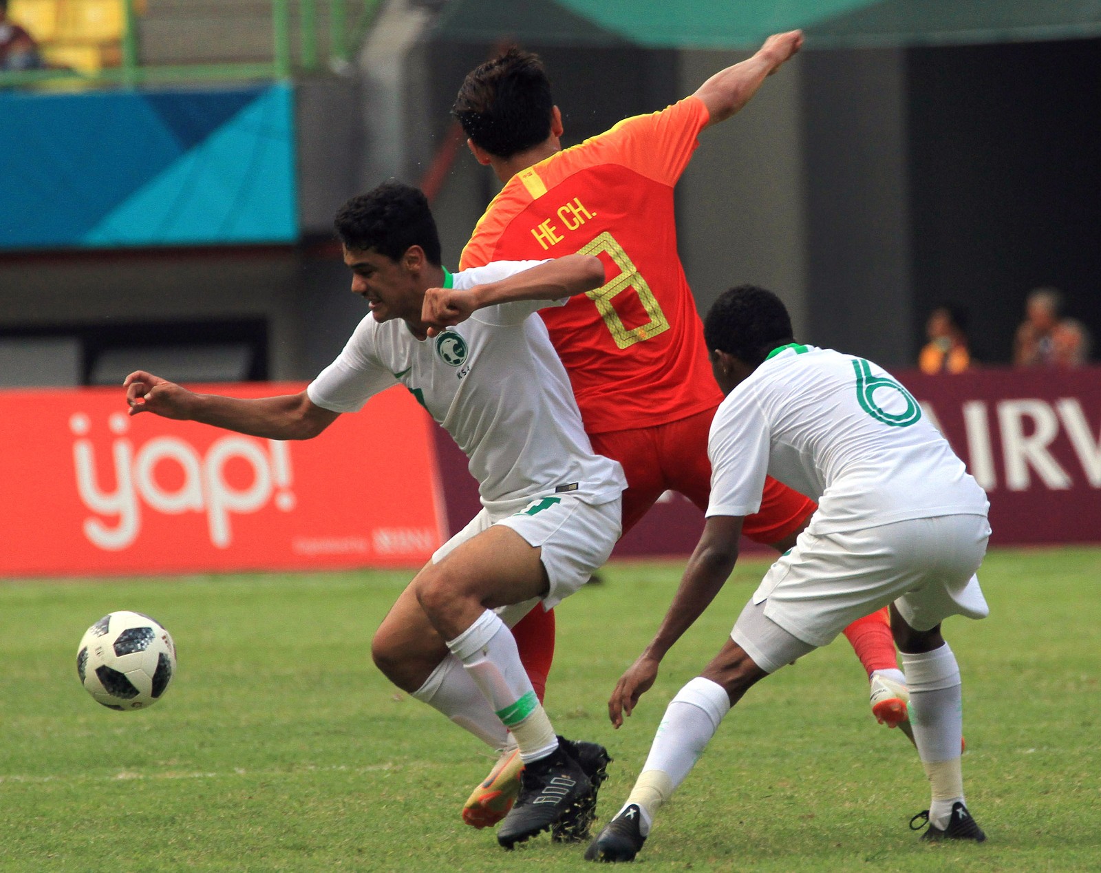 Sepak-Bola-Cina-VS-Arab-Saudi-240818-hs-4.jpg