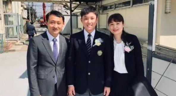 刘国梁最担心的事情发生了！张本智和妹妹出战中国赛，1人身兼4