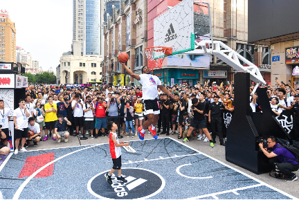 【新闻稿】夏练国度-米切尔冰城球迷见面会——adidas basketball 2019 多诺万·米切尔中国行 哈尔滨站1319.png