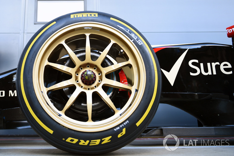 18-inch Pirelli tyres