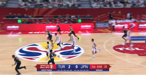 奥斯曼反击滑翔暴扣.gif
