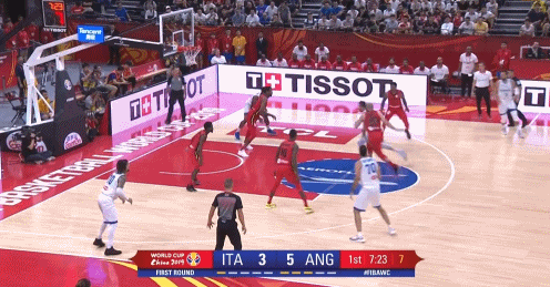 加里纳利突破滑翔扣篮.gif