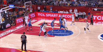 约基奇背打单吃布拉奇.gif