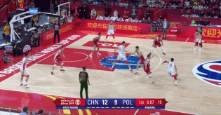 郭艾伦急停三分命中.gif