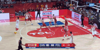 阿联关键三分.gif