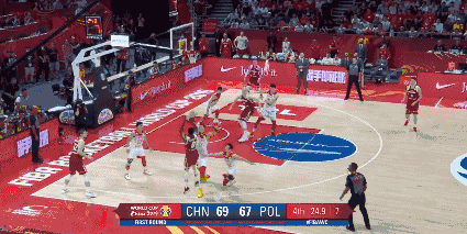 波兰外线三分不中.gif