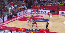 维尔哲假动作运球突破暴扣 (1).gif
