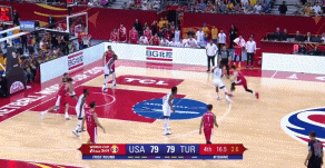 伊利亚索瓦关键补篮领先比分.gif