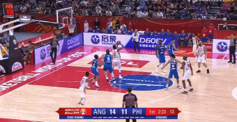 莫雷拉翻身勾手打停菲律宾.gif