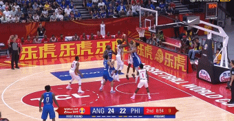 布拉切禁区补篮得分.gif