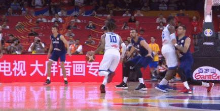 哈克特三分回敬.gif