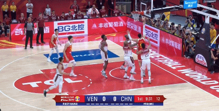 翟晓川篮下2+1.gif