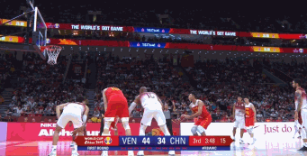阿联4罚不中.gif