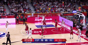 加索尔超远三分杀死比赛.gif