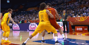 武切维奇和瓦莱乔 两位影帝 (1).gif