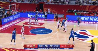 巴尔文空接炸扣.gif