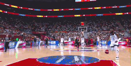 杰伦-布朗风车扣篮.gif
