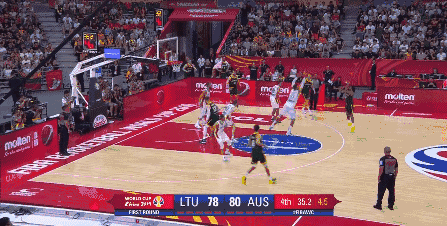 米尔斯关键冷血三分打停立陶宛.gif