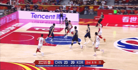 赵睿反击一条龙打进.gif