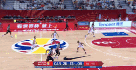 约瑟夫半场三分压哨三分 (1).gif