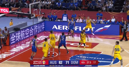 罗伯茨单手炸扣.gif