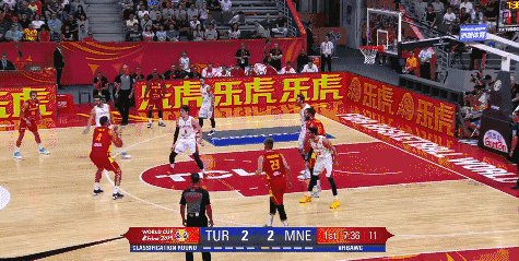 武切维奇远投三分.gif