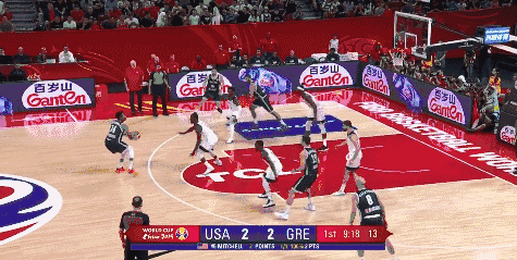 字母哥三分 连续德5分.gif