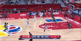 塞内加尔这波配合 法耶篮下接球炸扣.gif