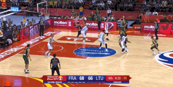 莱卡维丘斯三分反超.gif