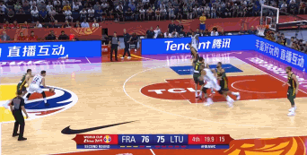 德·科洛错位面对瓦兰制胜一投.gif
