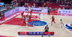 梅杰里空切翻身勾手.gif