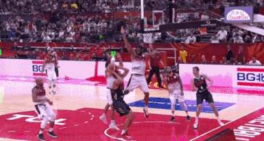 伊夫列夫抢板暴扣.gif
