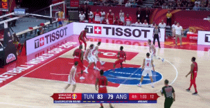 安哥拉杜兰特打进2+1 梅杰里5犯下场.gif