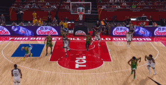 胡尔塔斯精妙长传助攻巴博萨.gif