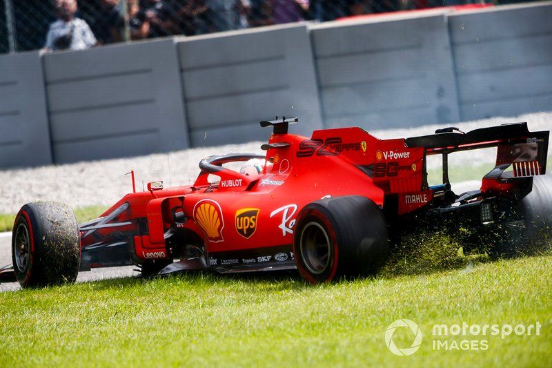 Sebastian Vettel, Ferrari SF90 spins 