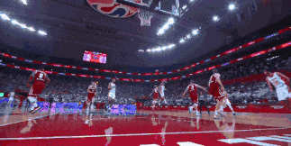 卢尔不看人传球 (1).gif