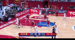 埃尔南戈麦斯命中负角度压哨三分.gif