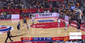 富尼耶三分回敬米切尔.gif
