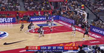 米切尔抢断上篮反超.gif