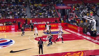 沃克后撤步跳投.gif