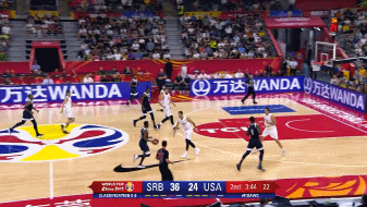 沃克击地妙传特纳吃饼暴扣.gif
