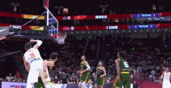 戴拉维多瓦和奥里奥拉缠斗 (1).gif