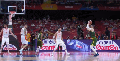 贝恩斯三分.gif