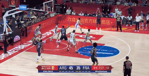 巴图姆空位三分.gif