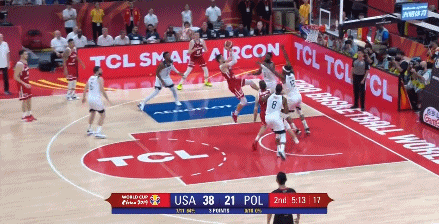 波尼卡金鸡独立打进.gif