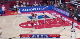 米切尔追身三分.gif