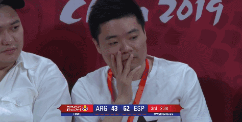 丁俊晖来到现场.gif