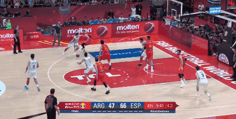 戴克杀进去上篮得分.gif